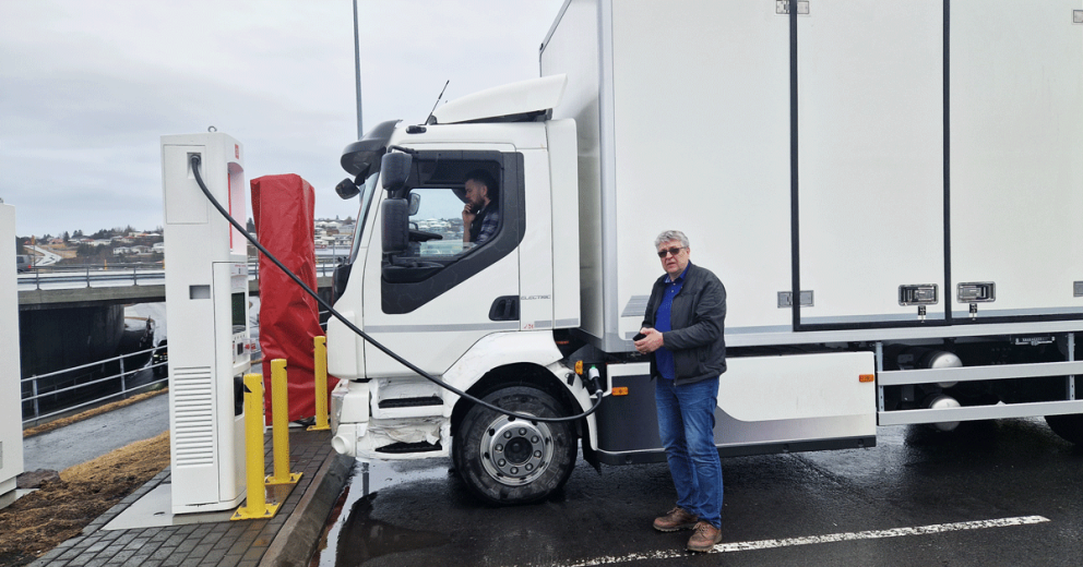 Hraðhleðsla fyrir Volvo rafmagnsvörubíla og prófanir hjá N1