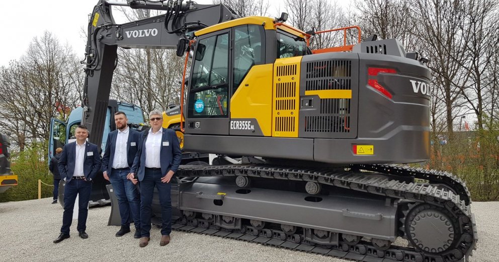 Starfsmenn Veltis á Bauma 2019