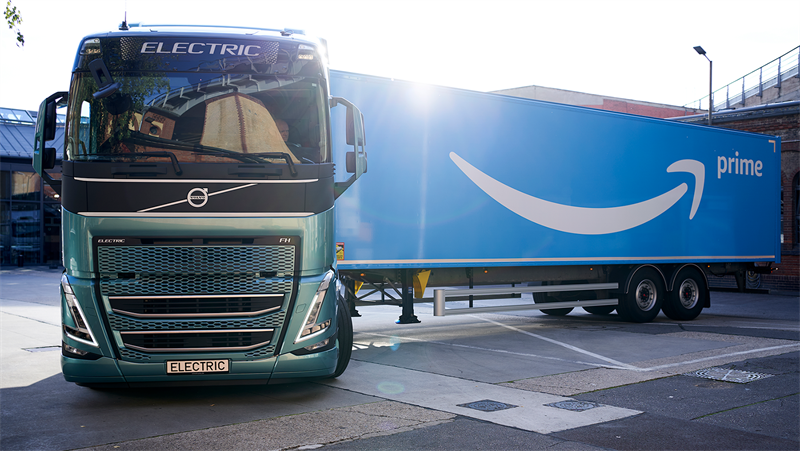 Volvo Trucks selur Amazon 20 rafknúna þungaflutningabíla