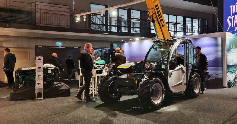 Veltir er með Volvo Penta bátavélar og Dieci skotbómulyftara á sýningunni.